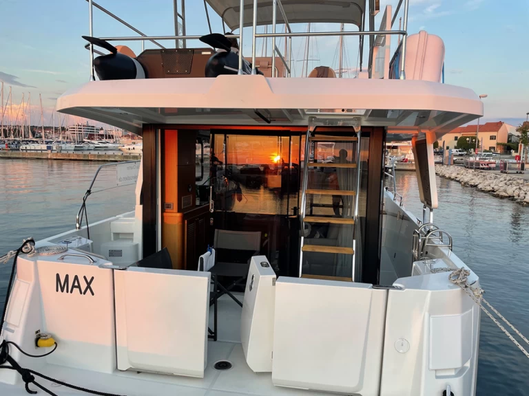 Motorboat rental with or without captain Bénéteau Biograd na Moru