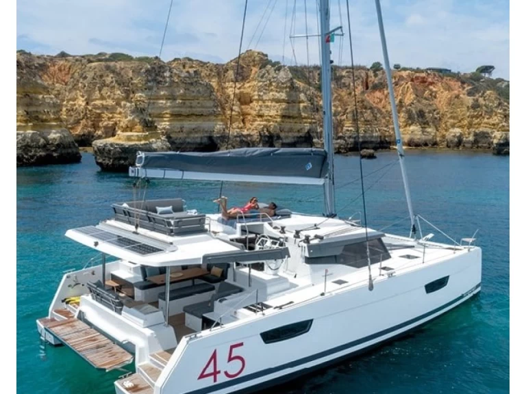 Boat rental Fountaine Pajot Elba 45 in Hyères on Samboat