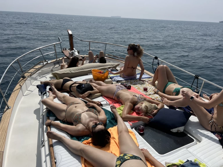 Bareboat Rental Motorboat Menorquin with a boat licence