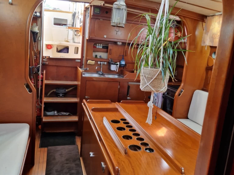 Sailboat rental with or without captain Amel Santa-Maria-Poggio