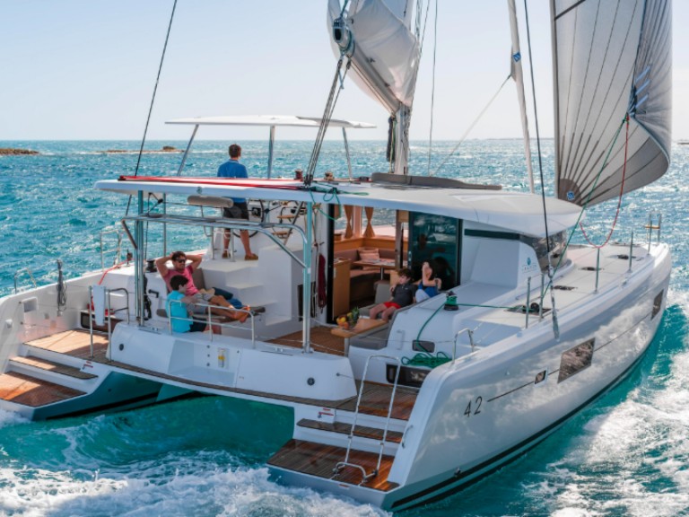 Rent a Lagoon Lagoon 42 Pointe-à-Pitre