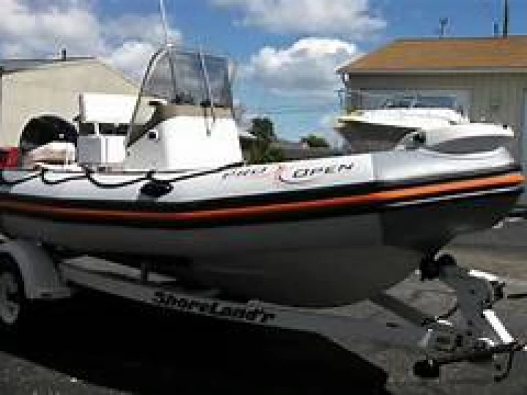 Boat rental Zodiac Zodiac pro 550 open in Arzon on Samboat