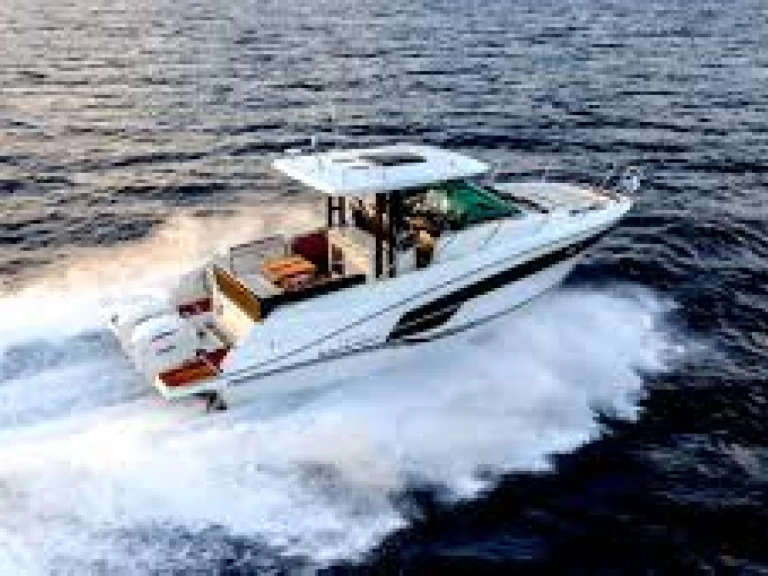 2 CAP CAMARAT 10.5 WA charter bareboat or captained in  Arzon