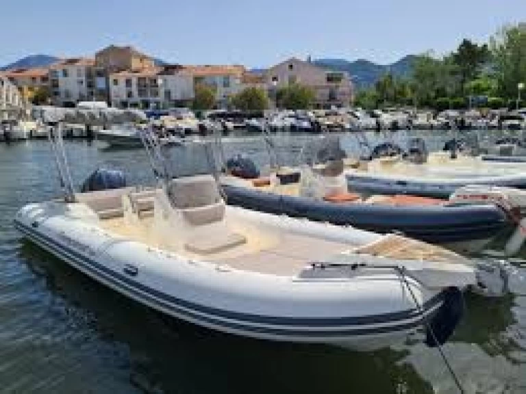 Yacht charter Arzon cheap CAPELLI TEMPEST 700