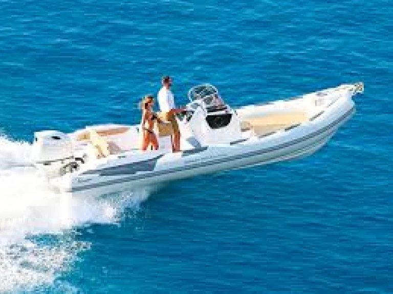 Motorboat rental with or without captain Ranieri Arzon