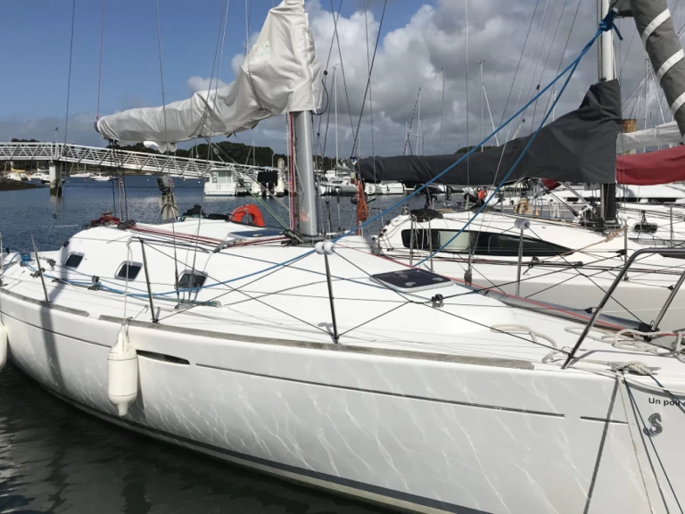 Sailboat for rent Arzon at the best price