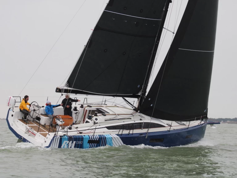 RM RM 1380 in Larmor-Plage on SamBoat