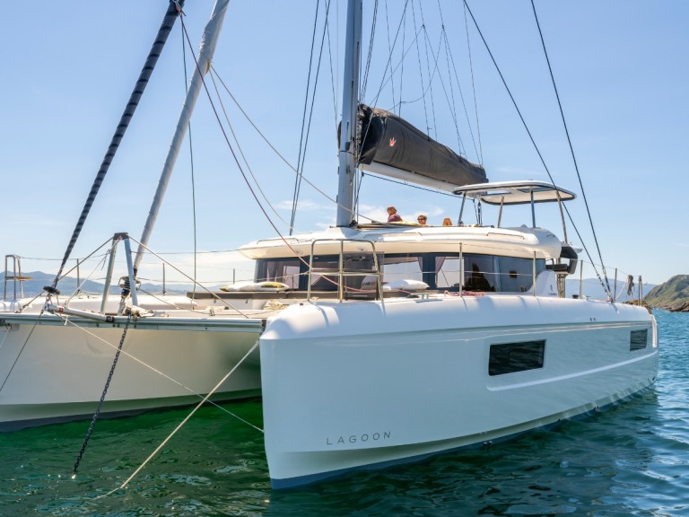 Lagoon Lagoon 43 charter bareboat or captained in  Pointe-à-Pitre