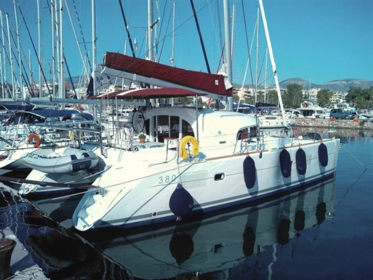 Catamaran rental in Pointe-à-Pitre - Bénéteau Lagoon 380