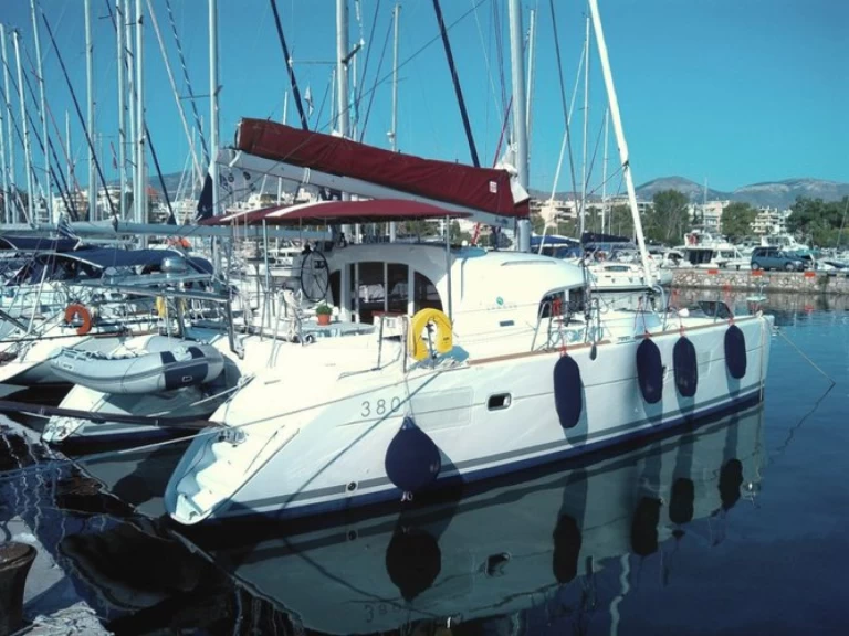 Catamaran rental in Pointe-à-Pitre - Bénéteau Lagoon 380