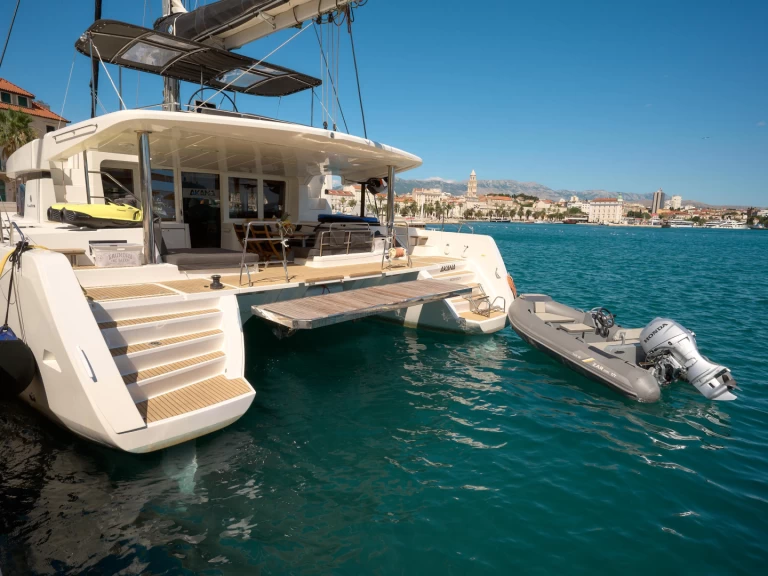 Catamaran rental with or without captain Bénéteau Bonifacio
