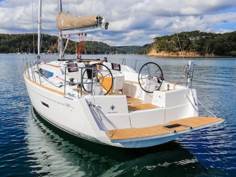 Sailboat rental in Hyères - Jeanneau Sun Odyssey 389