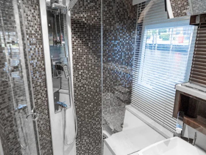 Boat rental Galeon Galeon 500 Fly in Miami Beach on Samboat