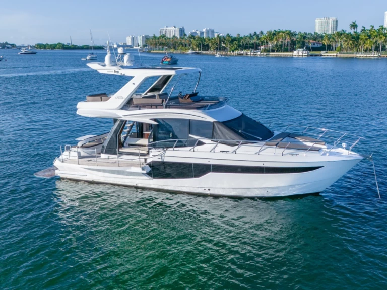 Galeon Galeon 500 Fly in Miami Beach on SamBoat