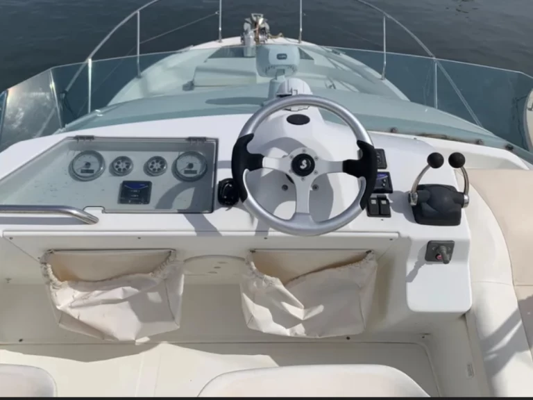 Motorboat rental in Roses - Bénéteau Antares 10.80 Fly