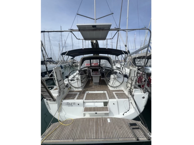 Sailboat for rent Lefkáda at the best price