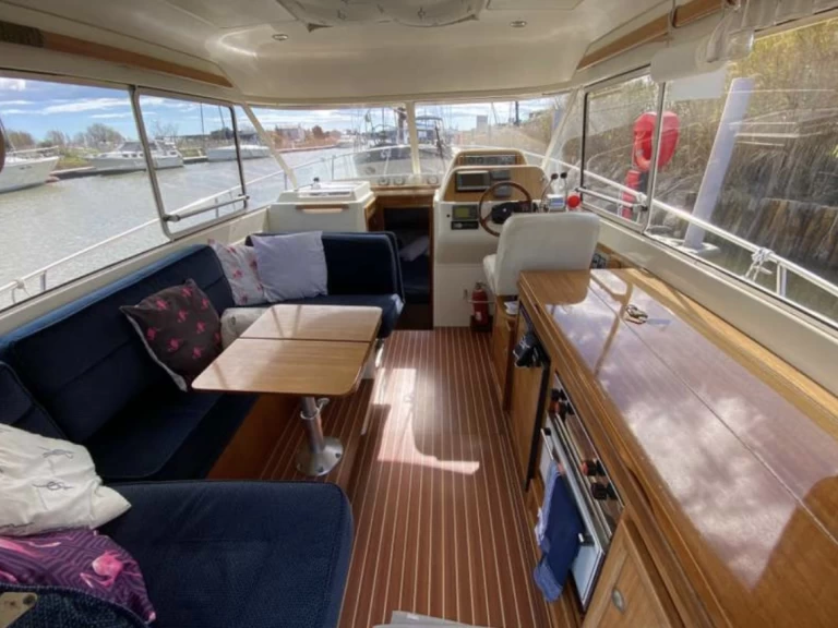 Yacht charter Larmor-Plage cheap 31 élite 