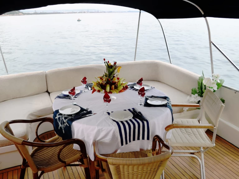 Bareboat Rental Luxury Yacht Fairline with a boat licence
