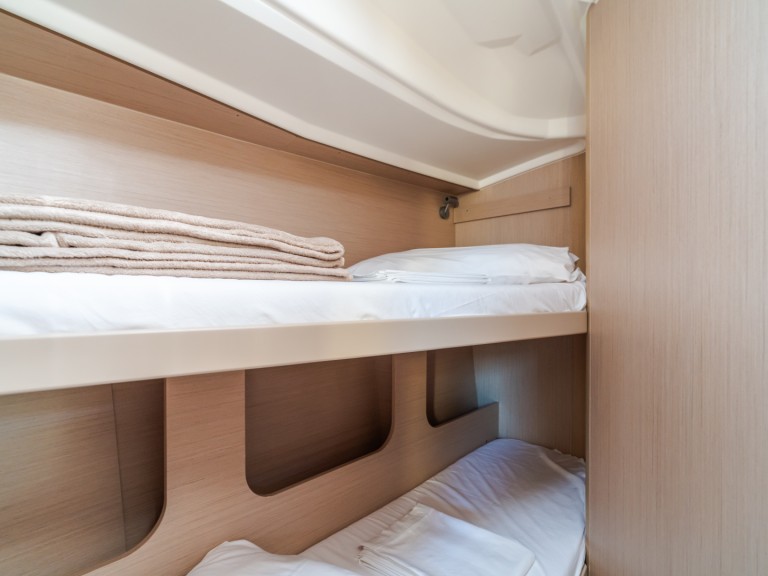 Bareboat Rental Sailboat Bénéteau with a boat licence