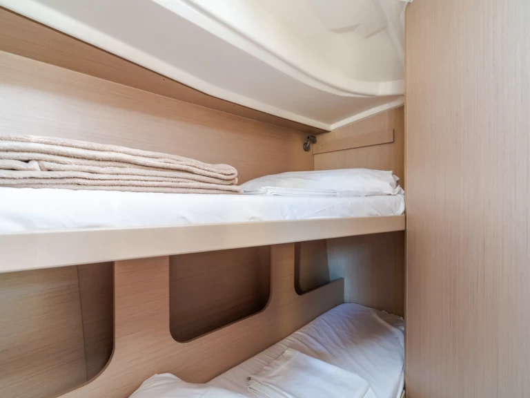 Bareboat Rental Sailboat Bénéteau with a boat licence