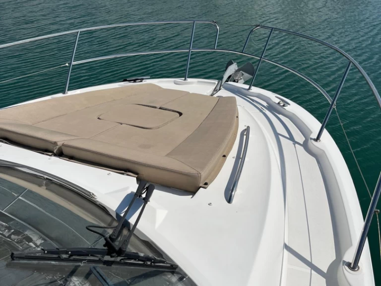 Boat rental Jeanneau Prestige 350 Fly in Les Sables-d'Olonne on Samboat