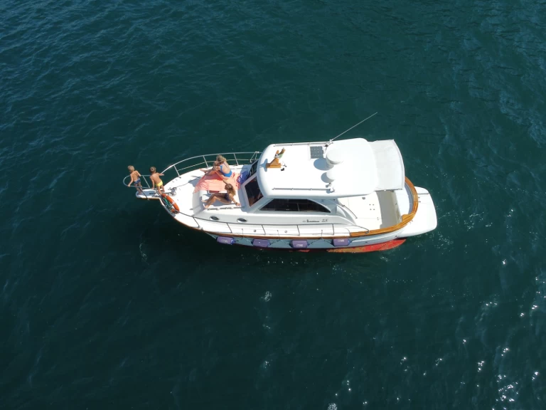 Motorboat rental with or without captain Sciallino Lovere