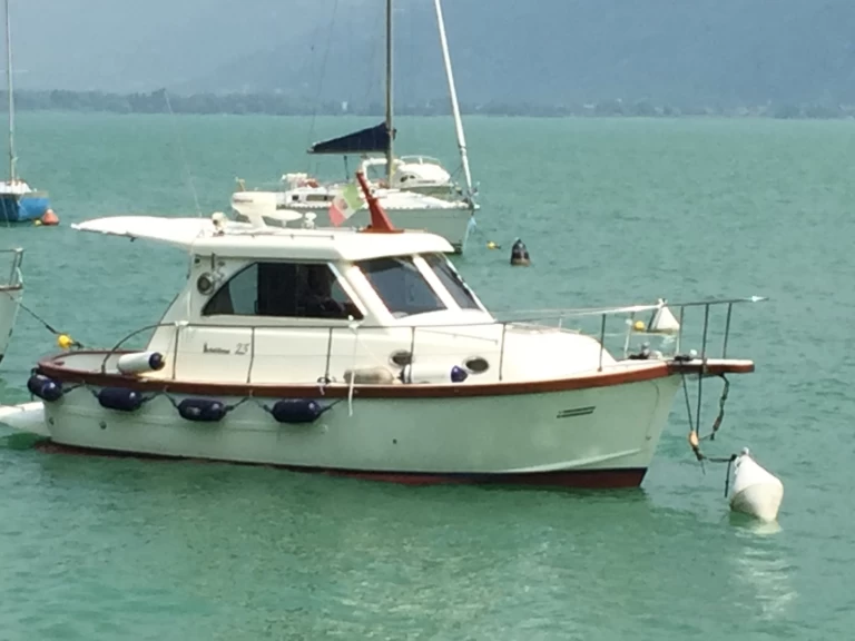Bareboat Rental Motorboat Sciallino with a boat licence