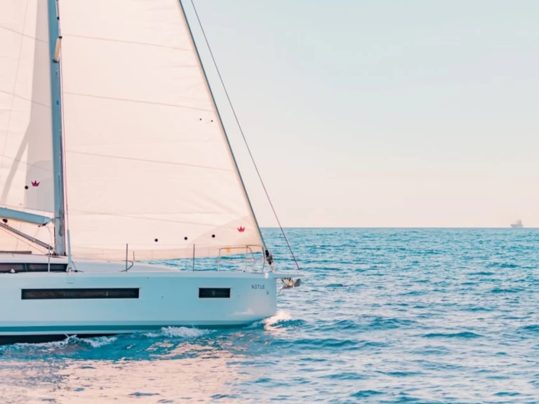 Jeanneau Sun Odyssey 490 in Lávrio on SamBoat