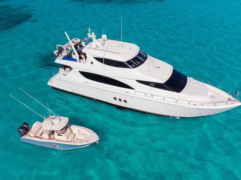 Bareboat Rental Luxury Yacht Hatteras with a boat licence