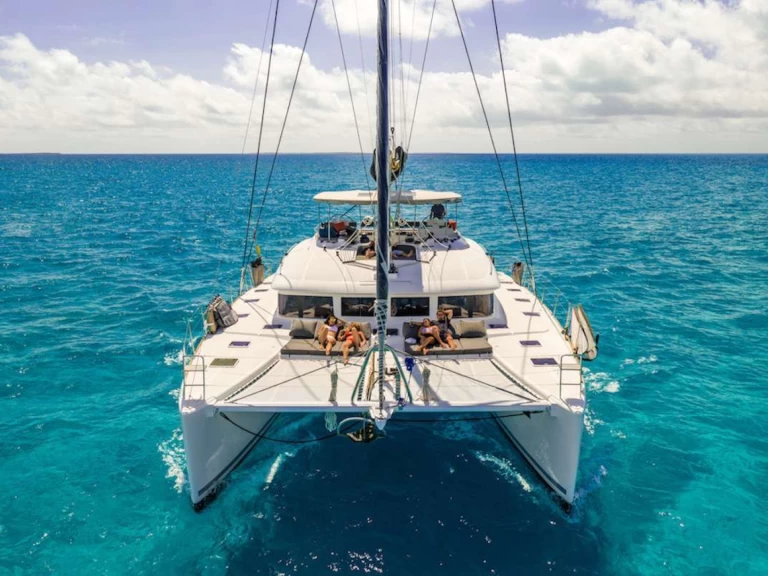 Yacht charter British Virgin Islands (BVI) cheap HUNTRESS