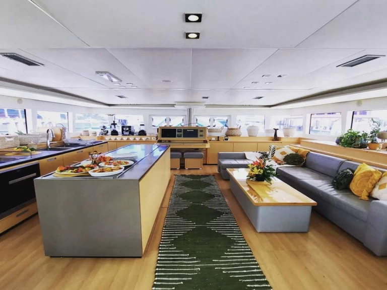 Boat rental Lagoon HUNTRESS in British Virgin Islands (BVI) on Samboat