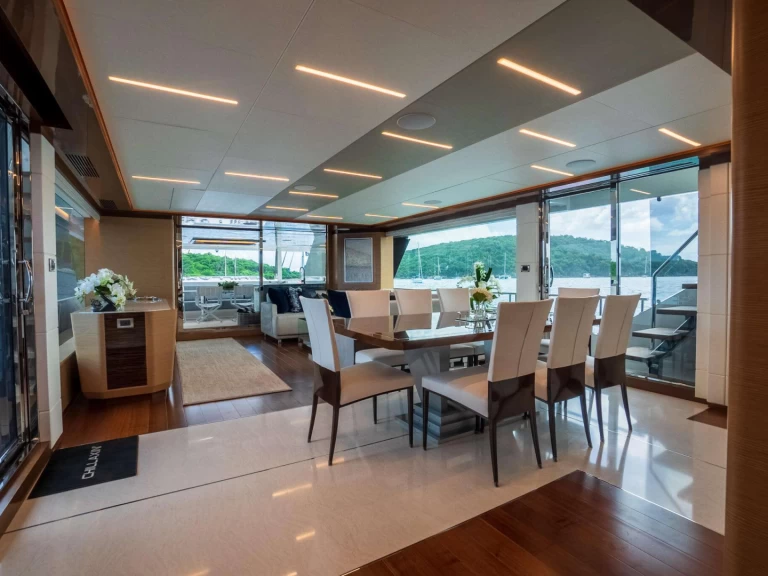 Luxury Yacht rental with or without captain Ocean alexander Sint Maarten