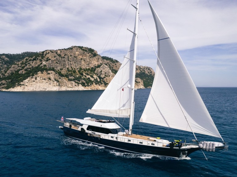 Sailboat for rent Alimos at the best price
