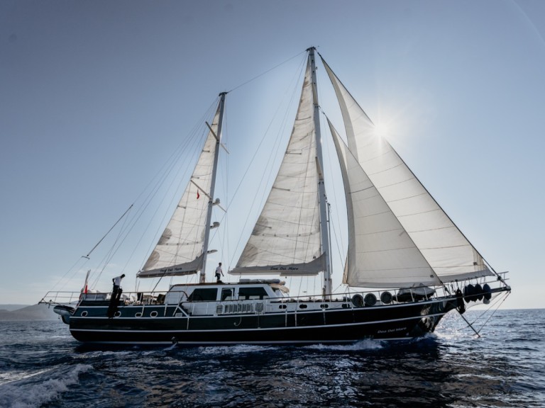 Rent a  MOTORSAILOR DEA DEL MARE Bodrum