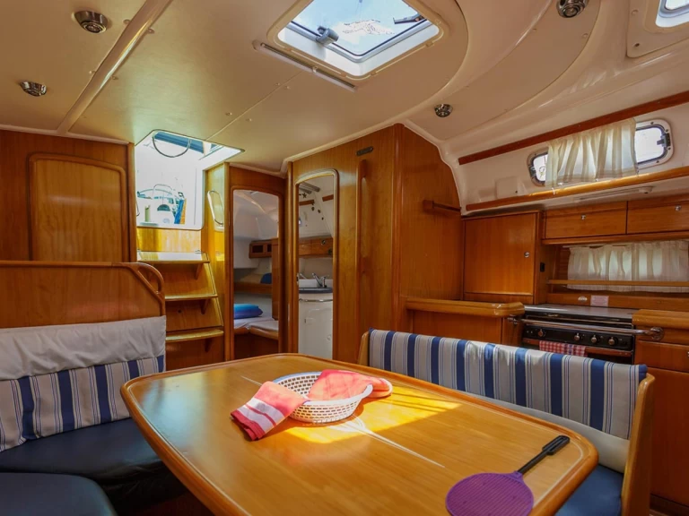 Sailboat rental in Split - Bavaria Bavaria 42 Cruiser