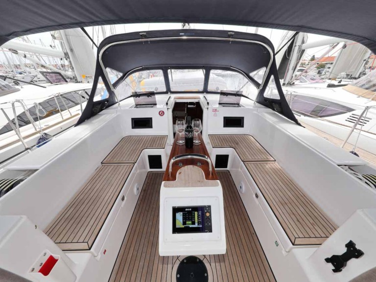 Yacht charter Murter-Kornati cheap Bavaria C45 Holiday