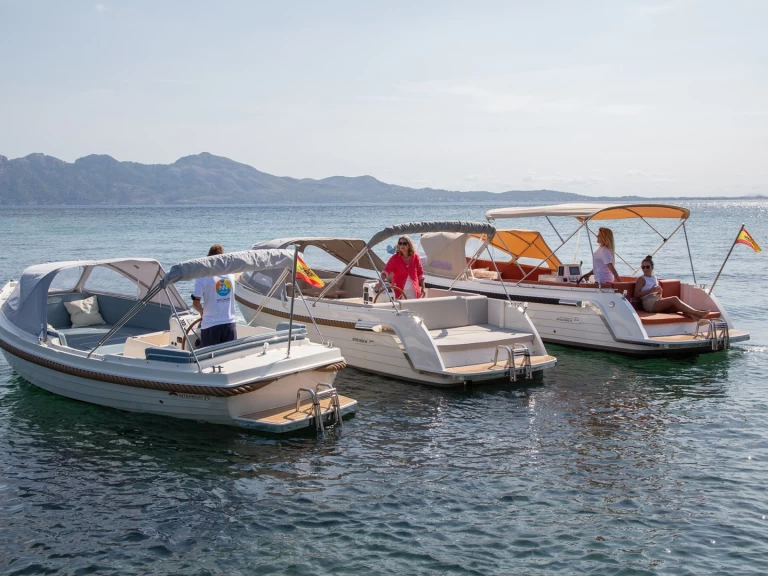 Bareboat Rental Motorboat Interboat with a boat licence