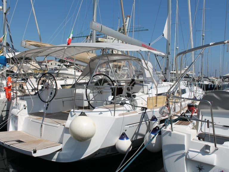 Sailboat rental in Marsala - Jeanneau Sun Odyssey 519