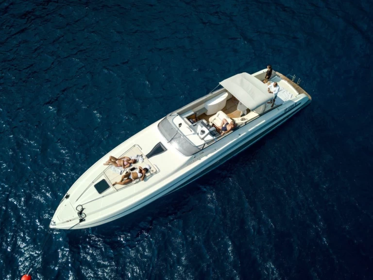 Bareboat Rental Motorboat cherokee with a boat licence