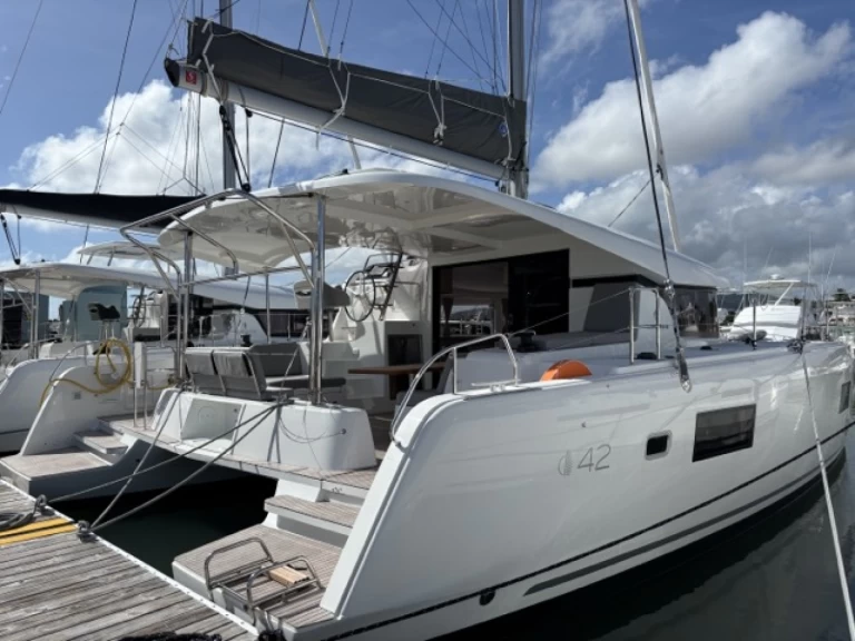 Catamaran rental in Playa Sardinera - Lagoon Lagoon 42
