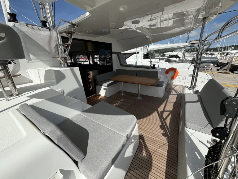 Boat rental Lagoon Lagoon 42 in Playa Sardinera on Samboat