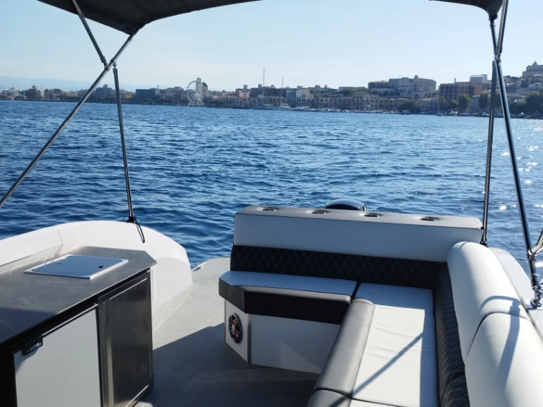 Rent a Swiss-Boat/Italy Boat Funlounger 8.5 Milazzo