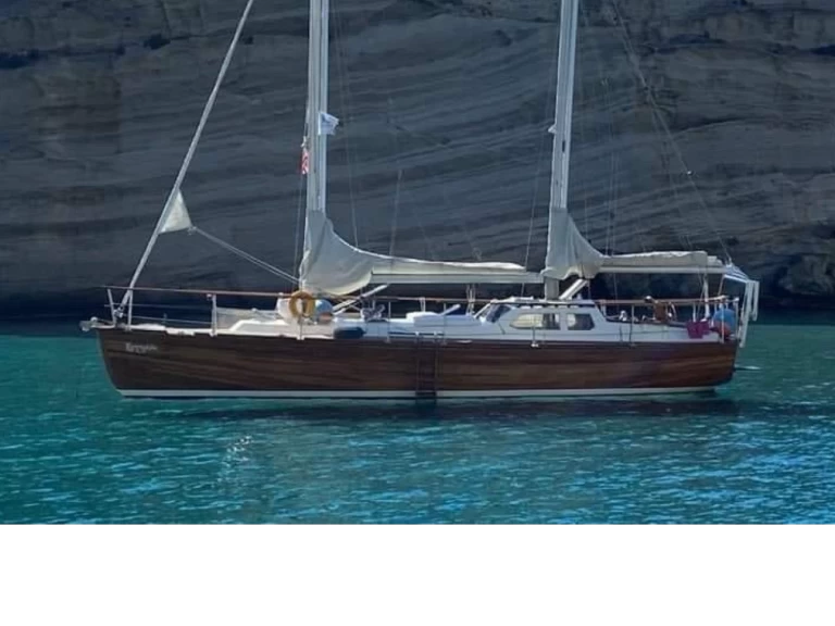 Sailboat for rent Mílos at the best price
