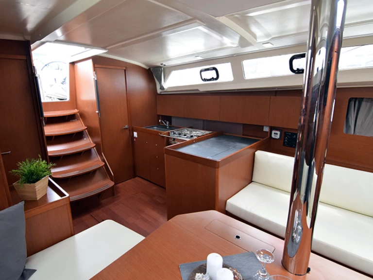 Yacht charter Alimos cheap Oceanis 41.1