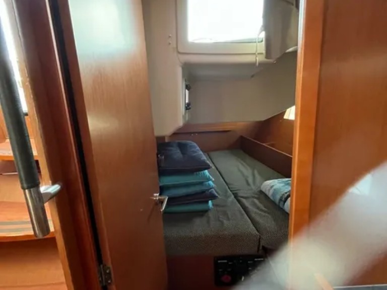 Bareboat Rental Sailboat Bénéteau with a boat licence