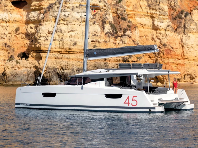 Boat rental Fountaine Pajot Elba 45 in Capo d'Orlando on Samboat
