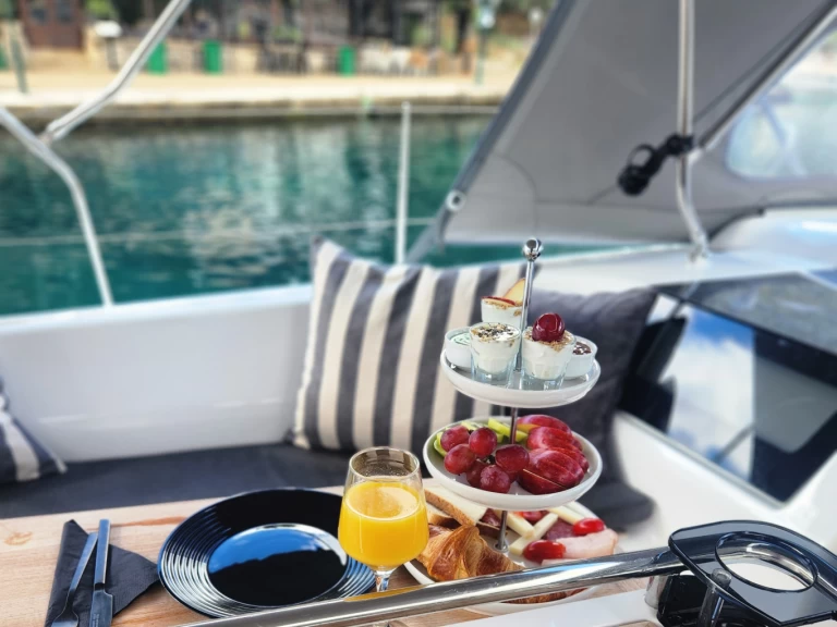 Sailboat rental in Marathi - Hanse Hanse 418