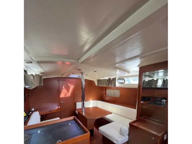 Bénéteau Oceanis 41.1 charter bareboat or captained in  Gouvia