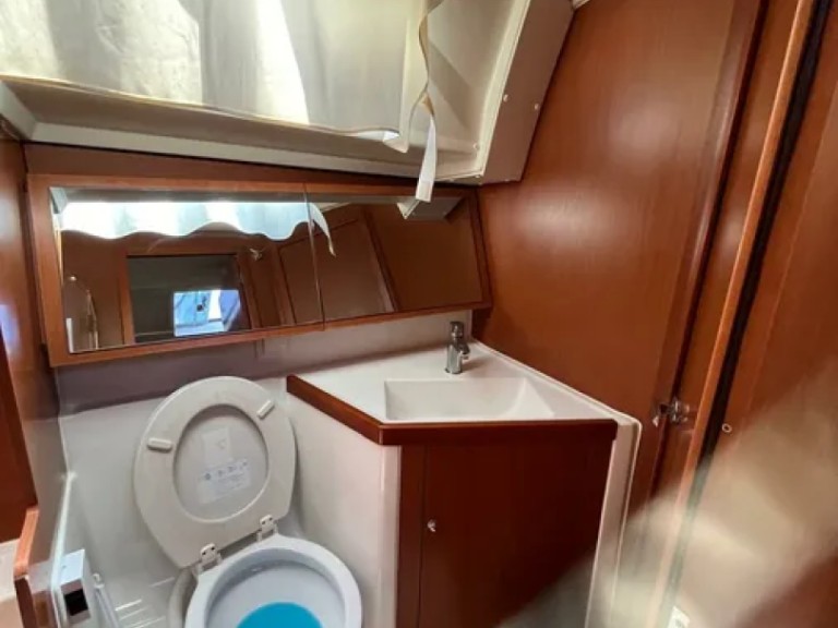 Bénéteau Oceanis 41.1 in Gouvia on SamBoat