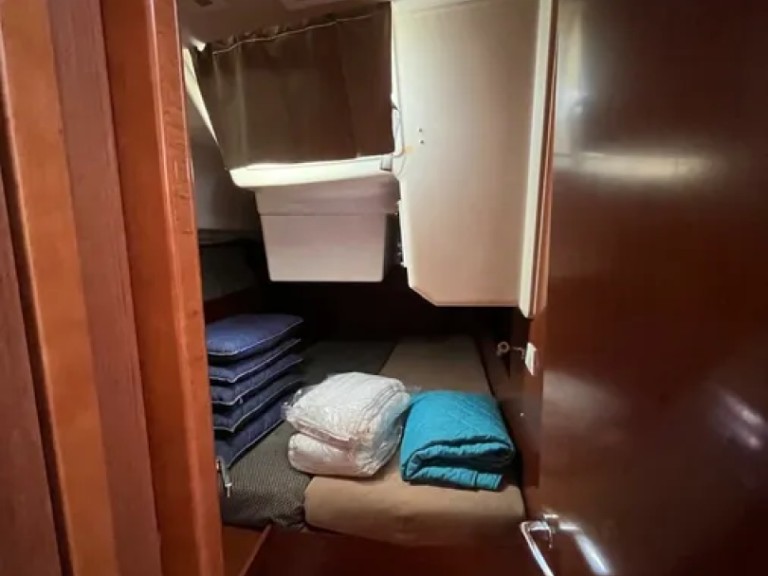 Yacht charter Gouvia cheap Oceanis 41.1